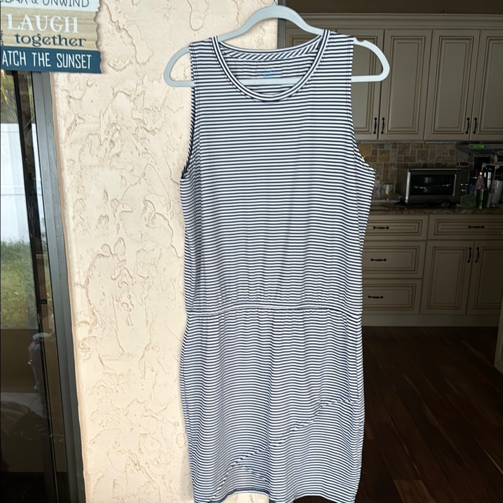 Vineyard Vines Black and White Midi Dress